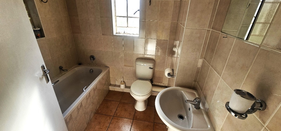 To Let 3 Bedroom Property for Rent in Waterval East North West